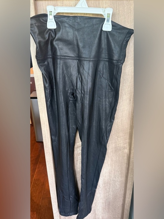 SPANX Black Shiny Faux Leather-Look Leggings Petite L/G - Picture 2 of 4